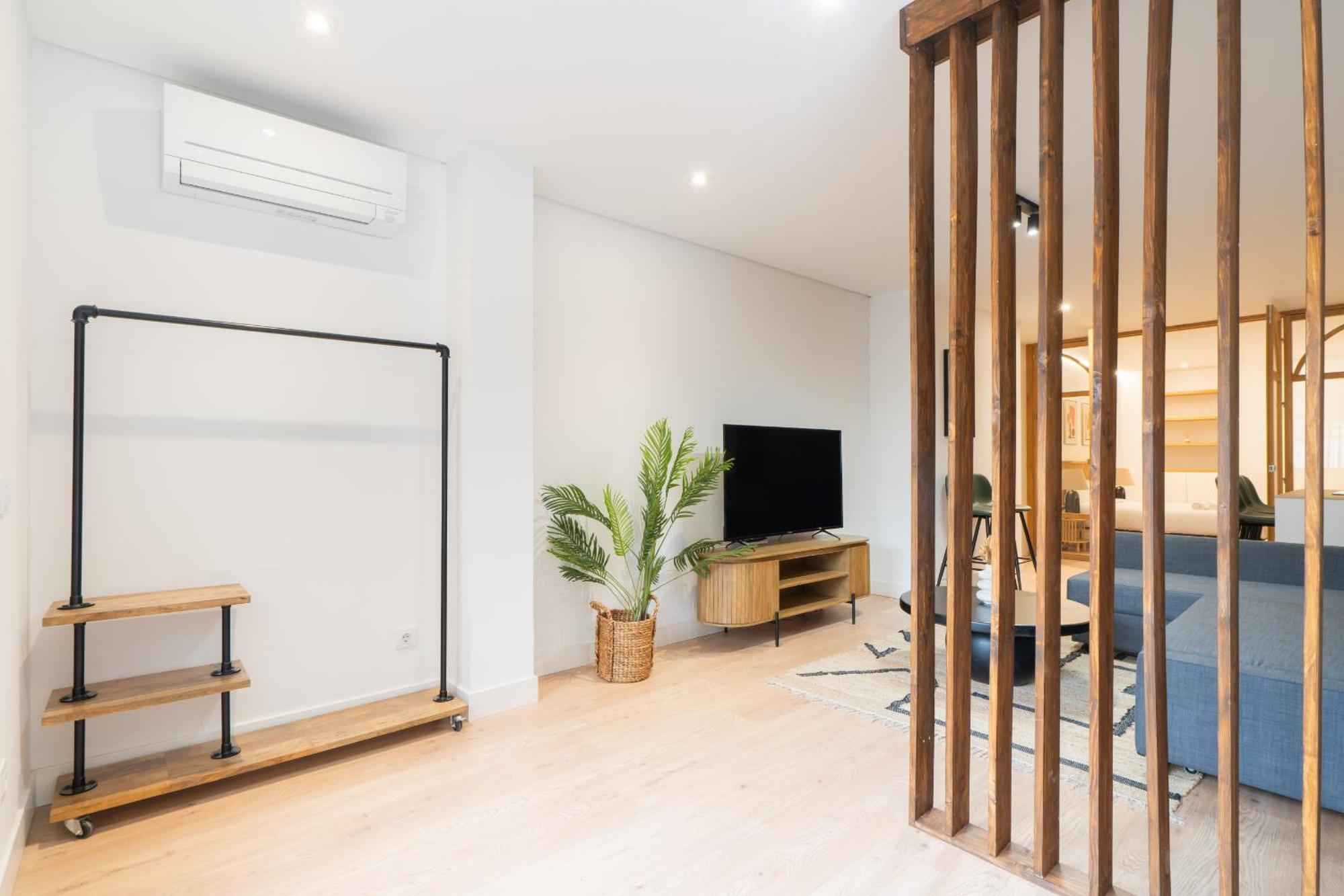 Appartamento Apartamento Reformado De Lujo En Gran Via Madrid Esterno foto